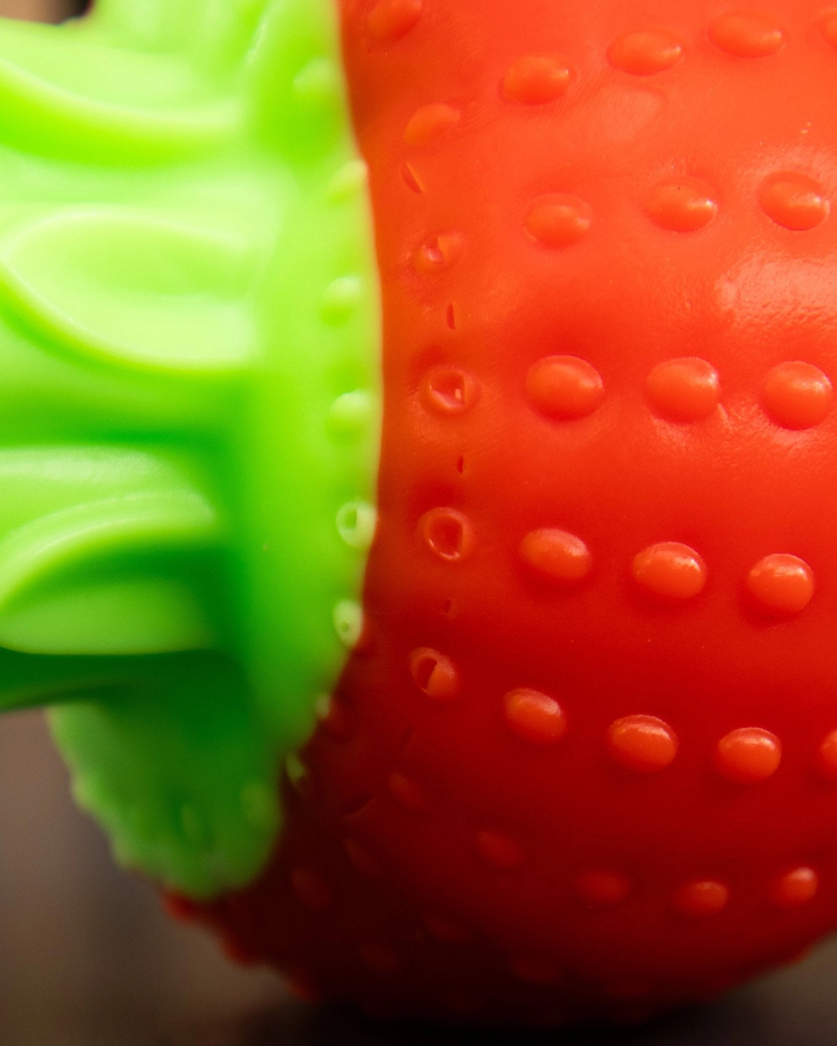 Strawberry Plug - Goliath, Soft Shaft/Firm Base - FLOP