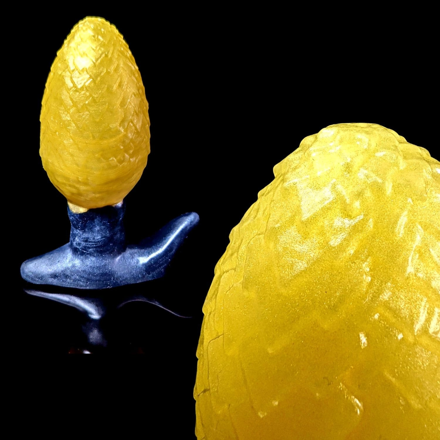 Uldred's Egg - Split Color